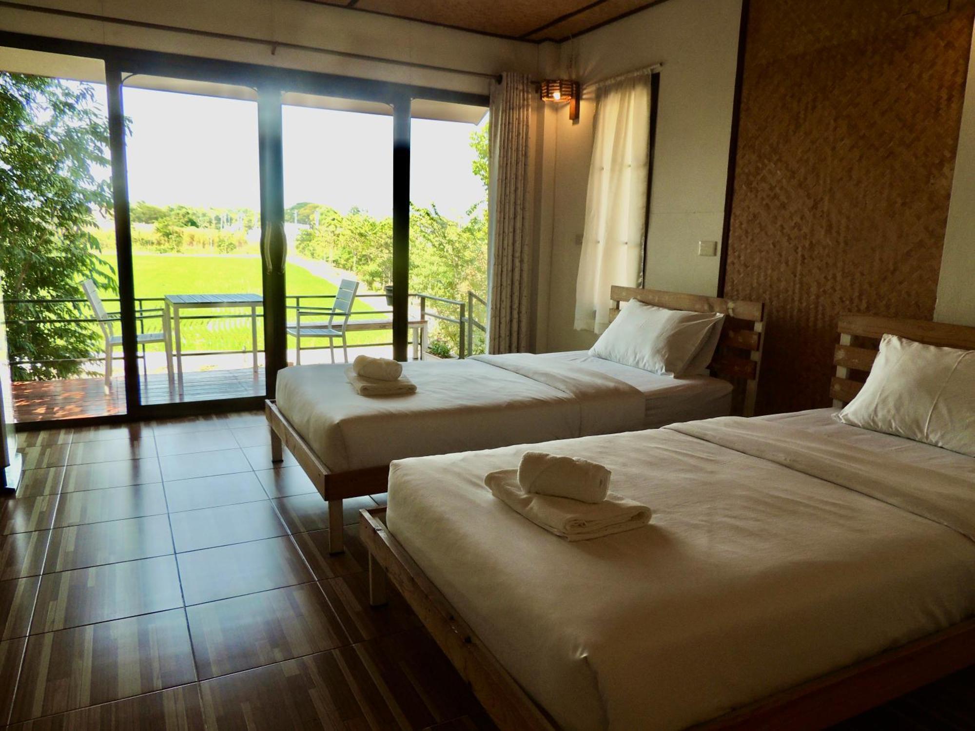 บ้านกลางเกาะ รีสอร์ท Uthajthani Kültér fotó
